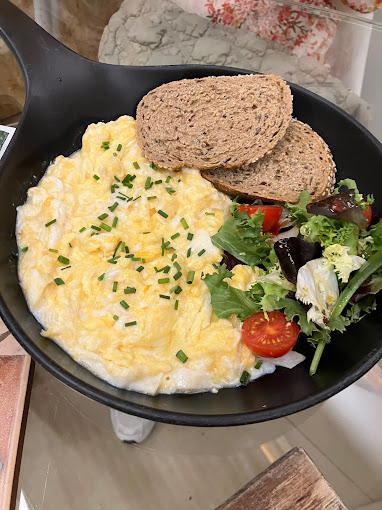 huevos revuletos